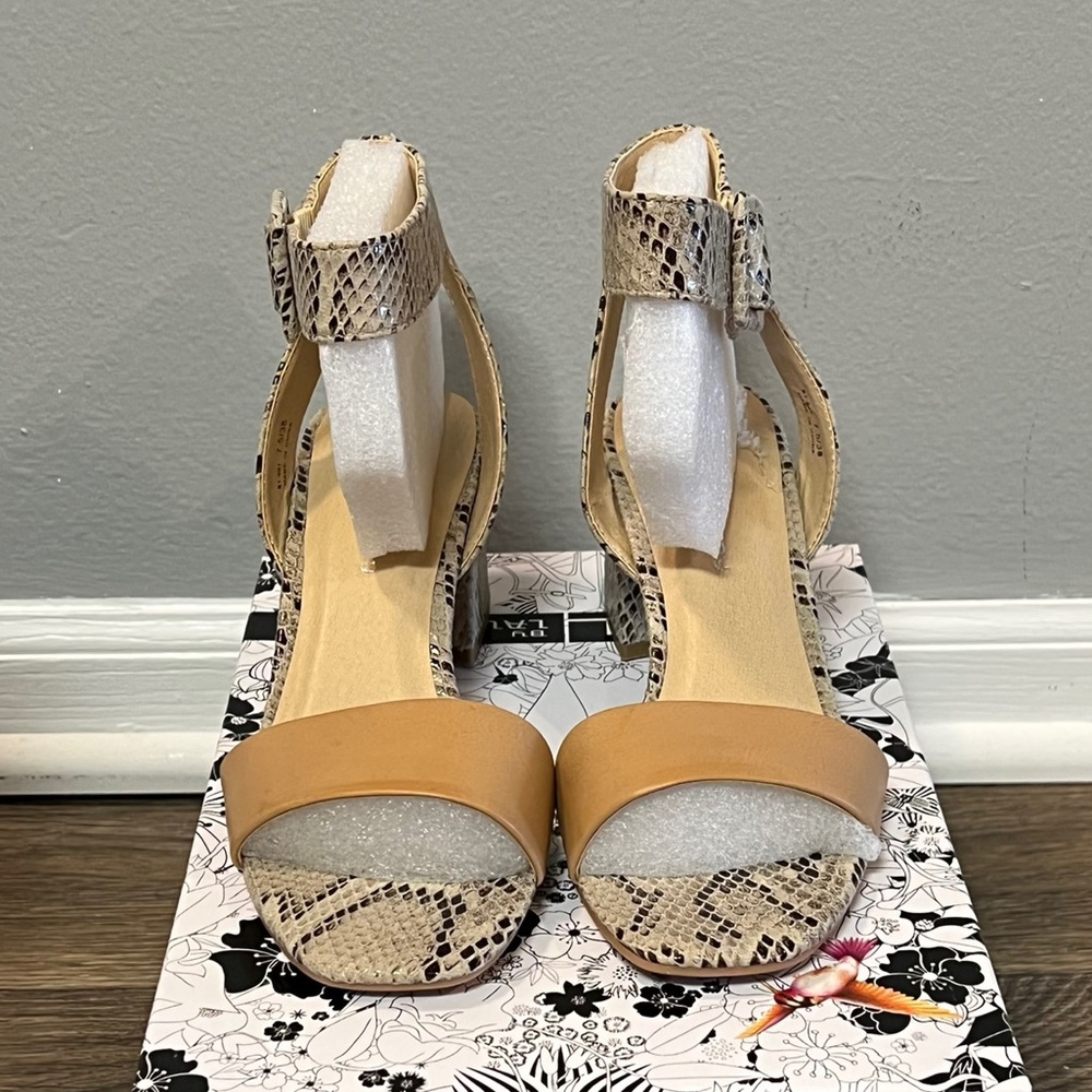 *SALE* *NEW* Chinese Laundry Beach Side Block Heel Sandal - Picture 2 of 6